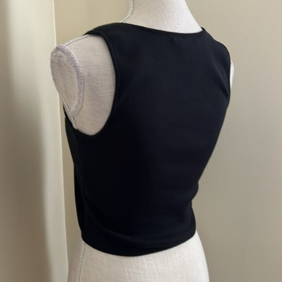 Boutique Black Sleeveless Crop Top - Picture 6 of 9
